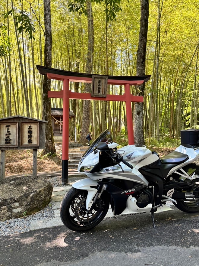 樂山オートバイ神社
